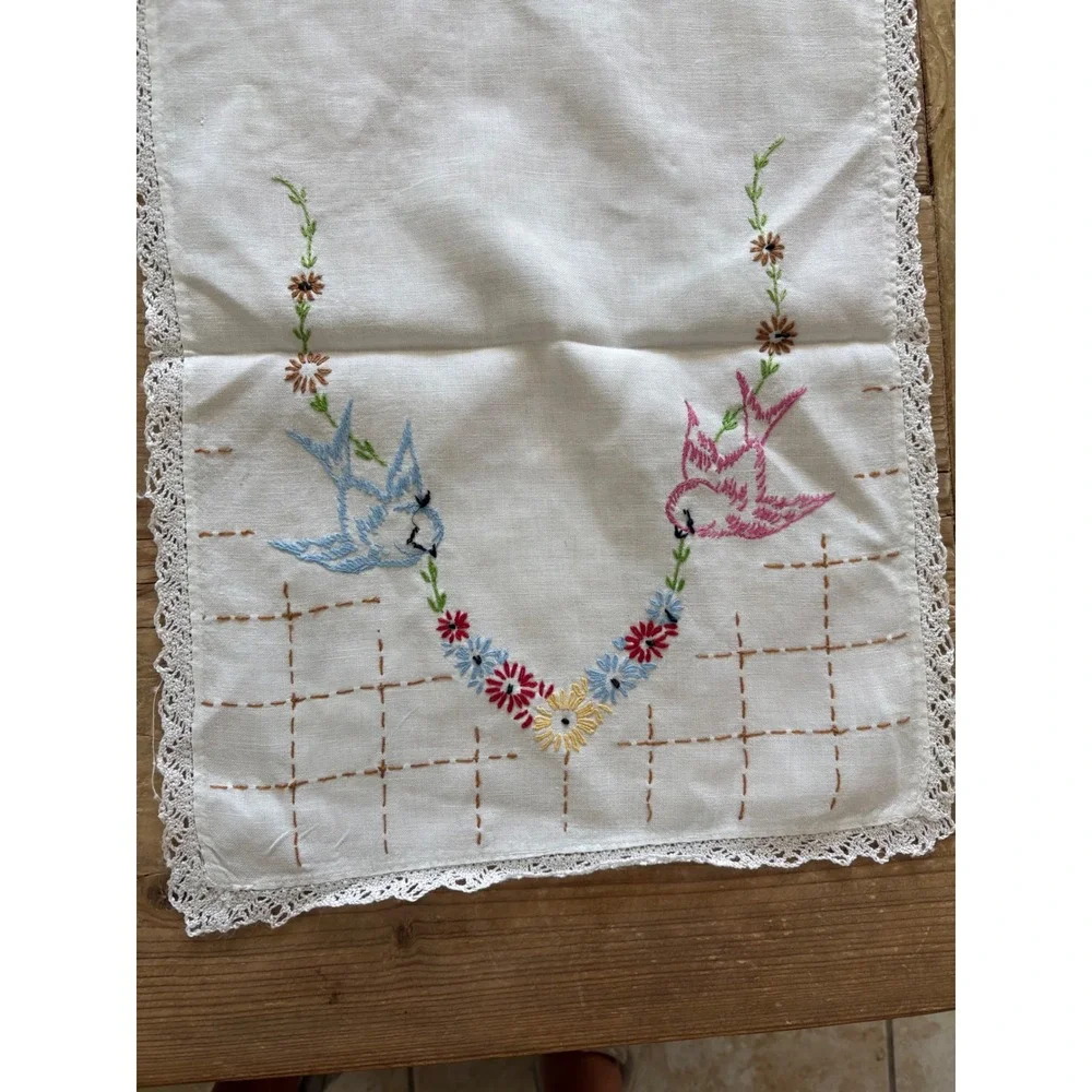 Vintage Handmade Embroidered Table Runner Birds Flowers Lace Trim White 33x12